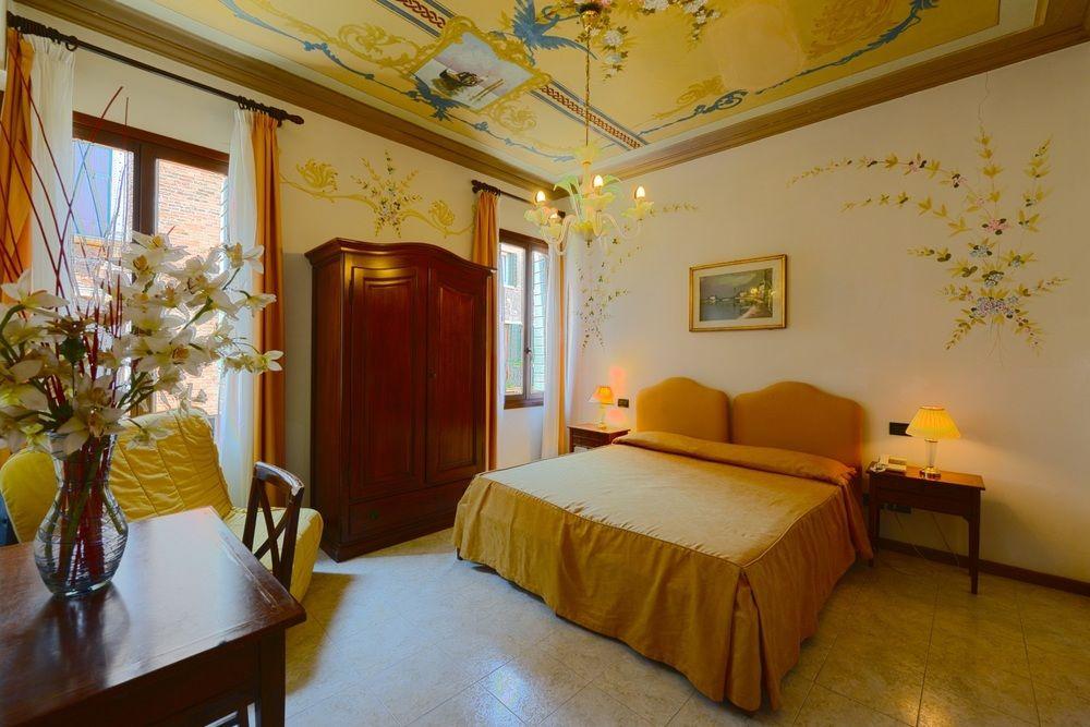 Hotel Iris Венеция Экстерьер фото