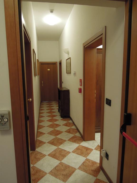 Hotel Iris Венеция Экстерьер фото