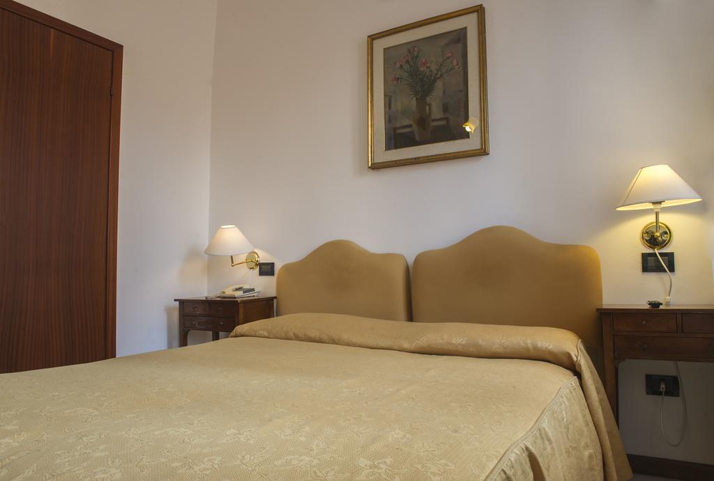 Hotel Iris Венеция Экстерьер фото
