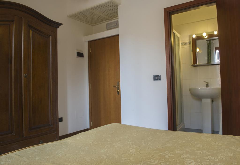 Hotel Iris Венеция Экстерьер фото