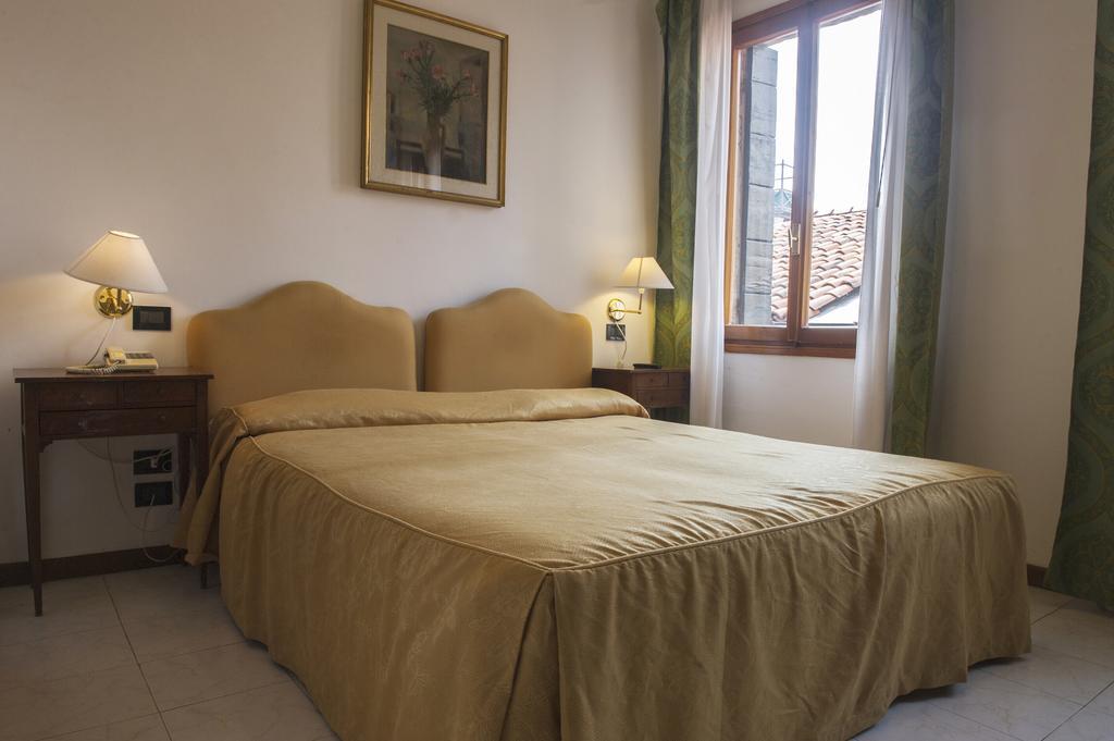 Hotel Iris Венеция Экстерьер фото