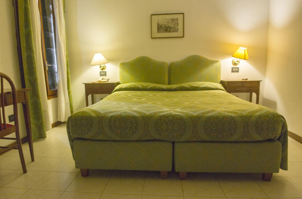 Hotel Iris Венеция Экстерьер фото