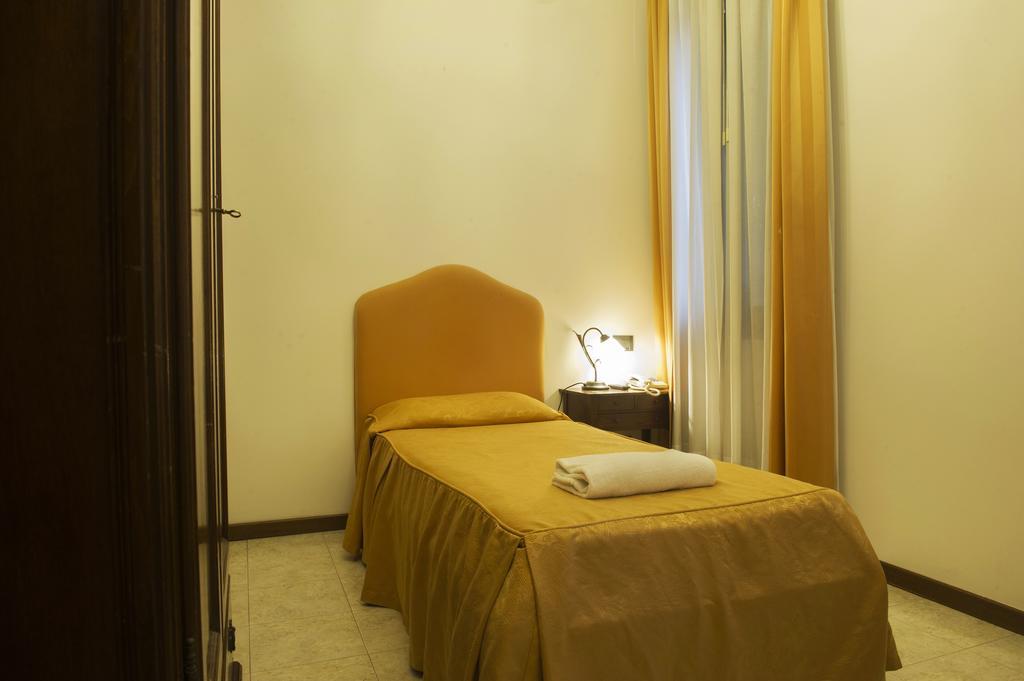 Hotel Iris Венеция Экстерьер фото