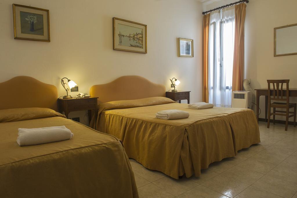 Hotel Iris Венеция Экстерьер фото