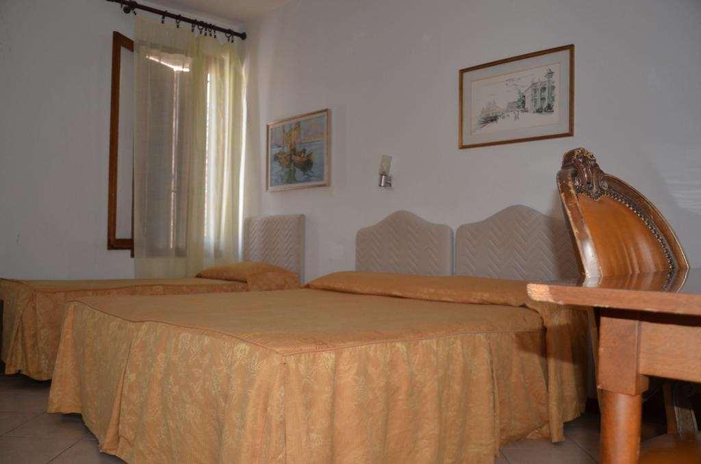 Hotel Iris Венеция Номер фото