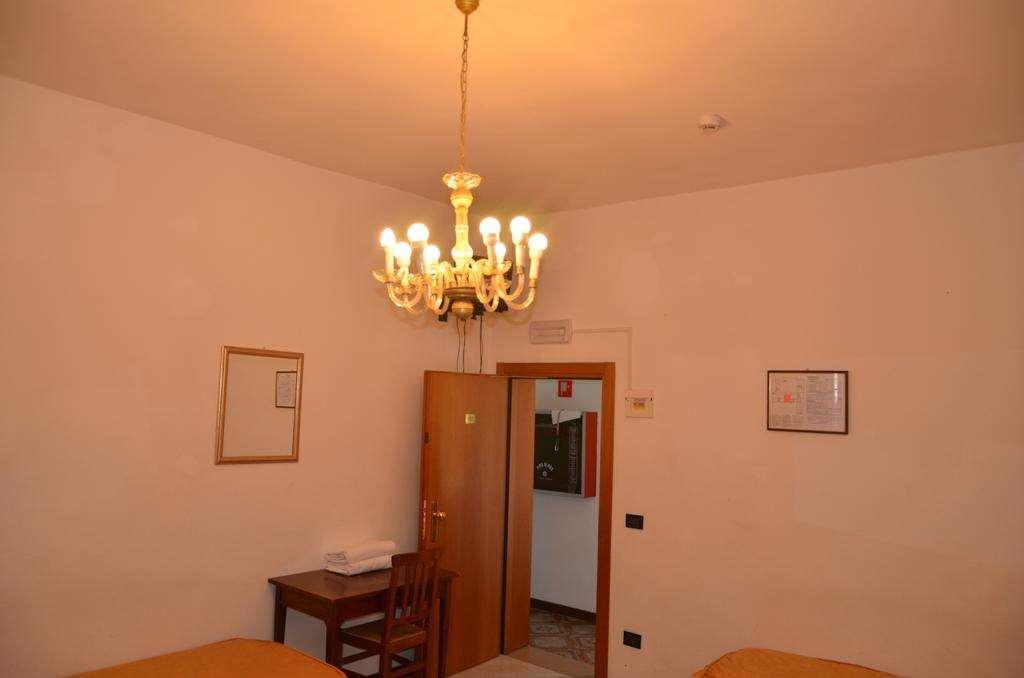 Hotel Iris Венеция Номер фото