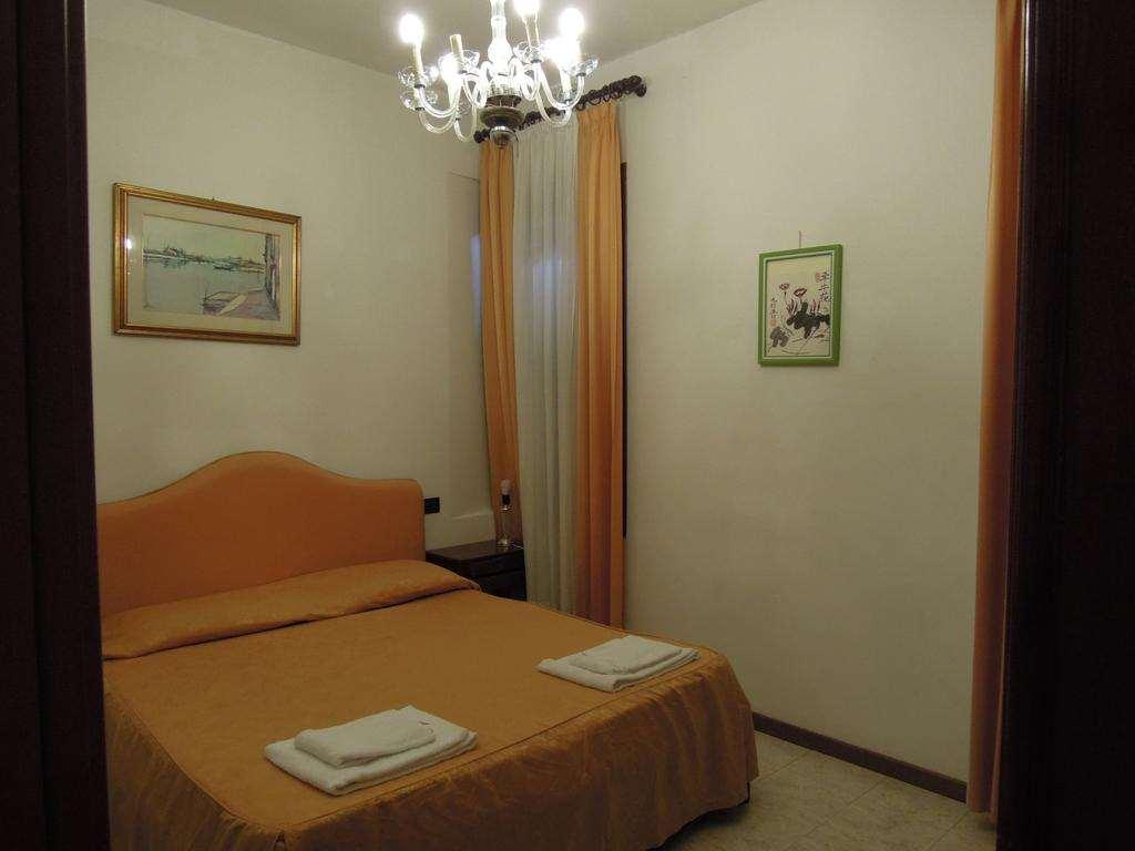 Hotel Iris Венеция Номер фото